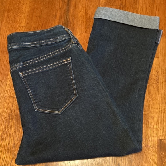 EUC OLD NAVY Sweetheart Stretch Denim Capri Pant - size womens 4 Reg - Picture 4 of 16